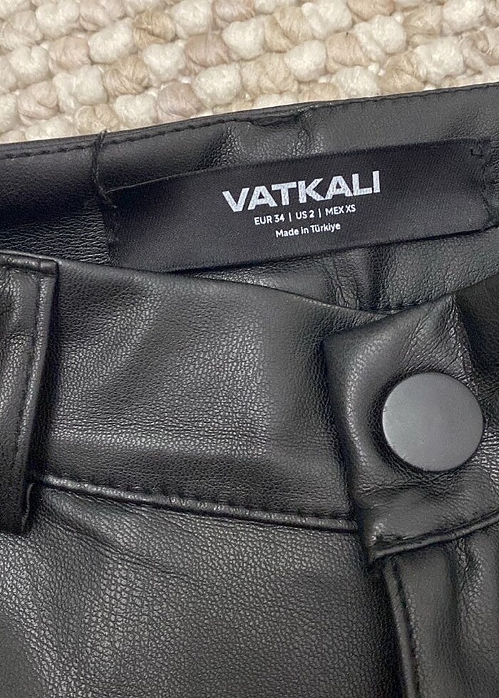 Vatkalı deri pantolon - Görsel 4
