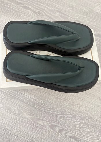 Oysho parmak arası terlik - Görsel 3