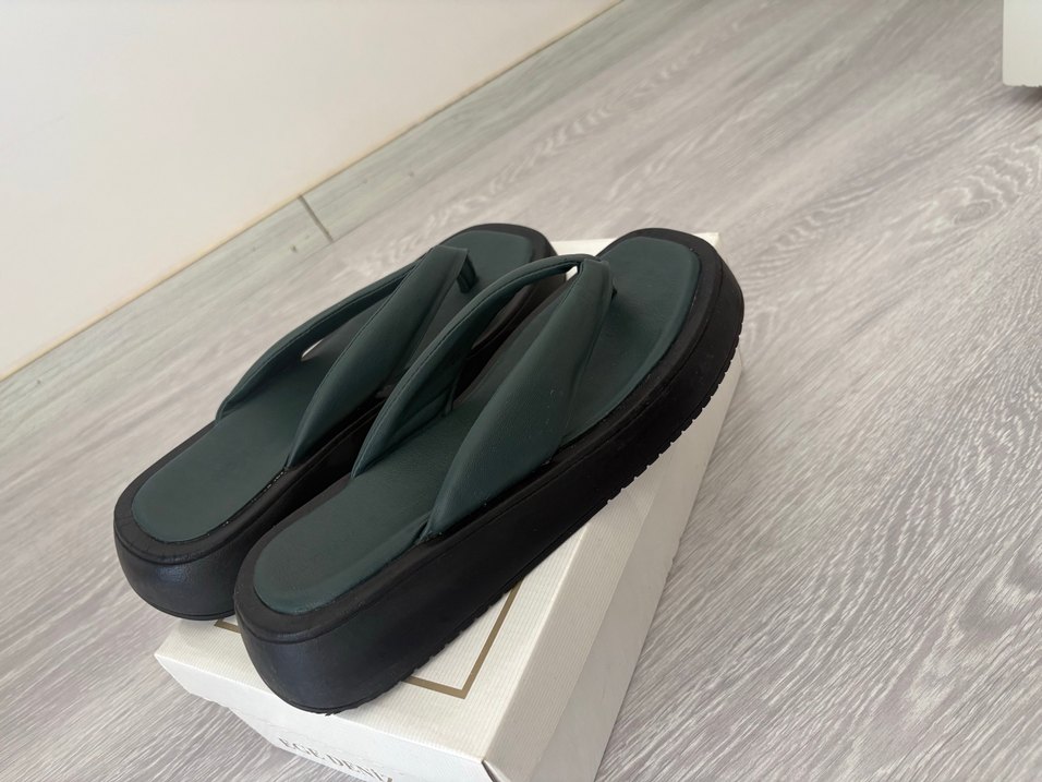 Oysho parmak arası terlik - Görsel 2