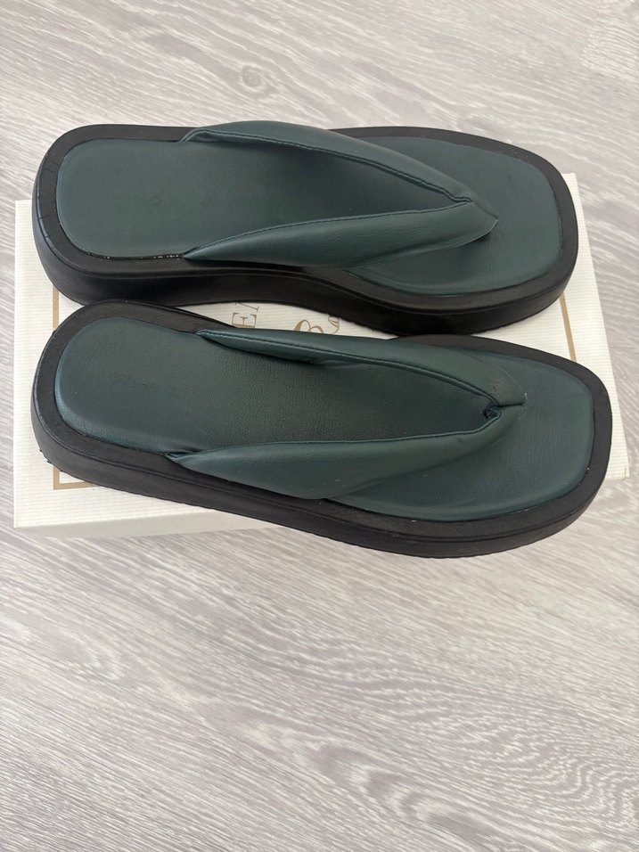 Oysho parmak arası terlik - Görsel 3