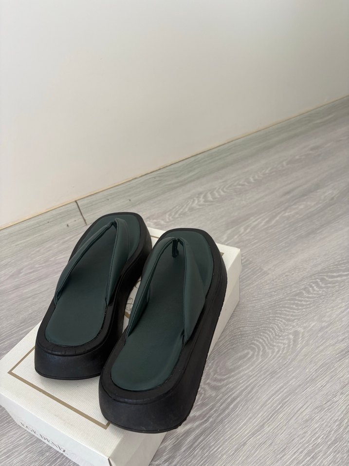 Oysho parmak arası terlik - Görsel 4