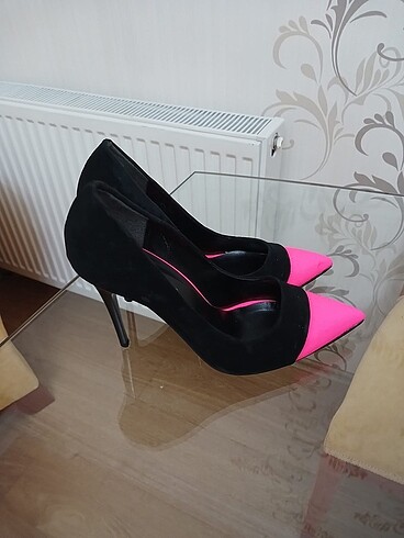 Stiletto topuklu ayakkabı