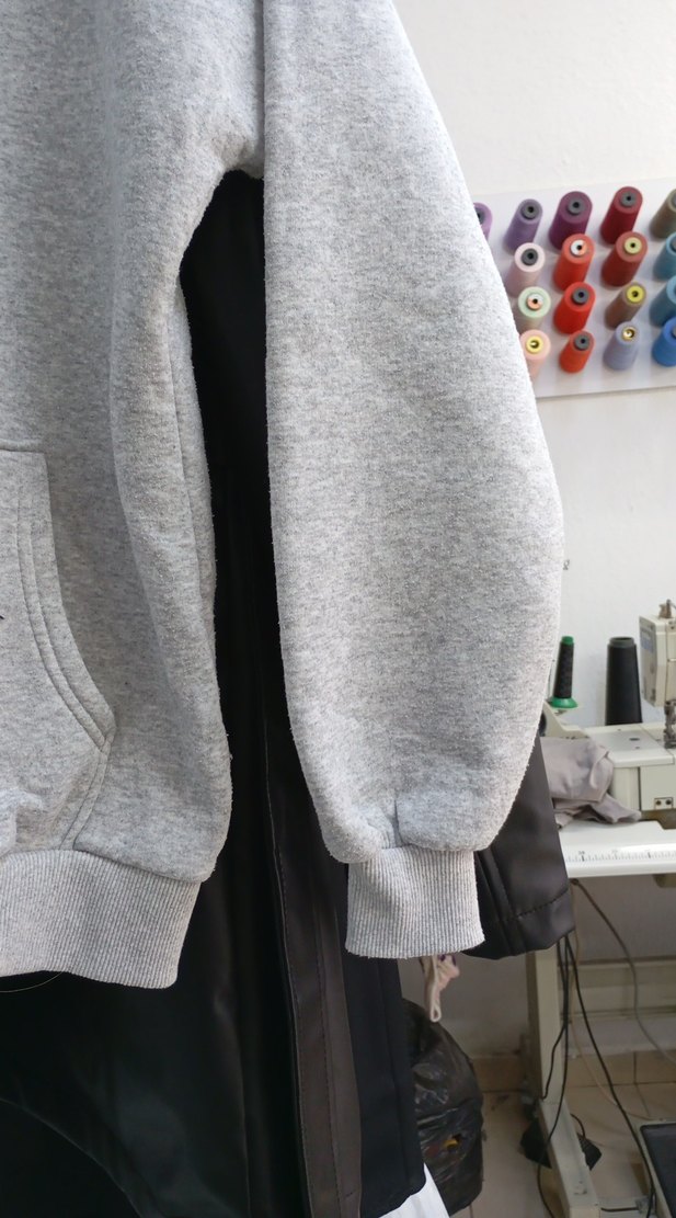 Gri Kapüşonlu  Sweatshirt - Görsel 2