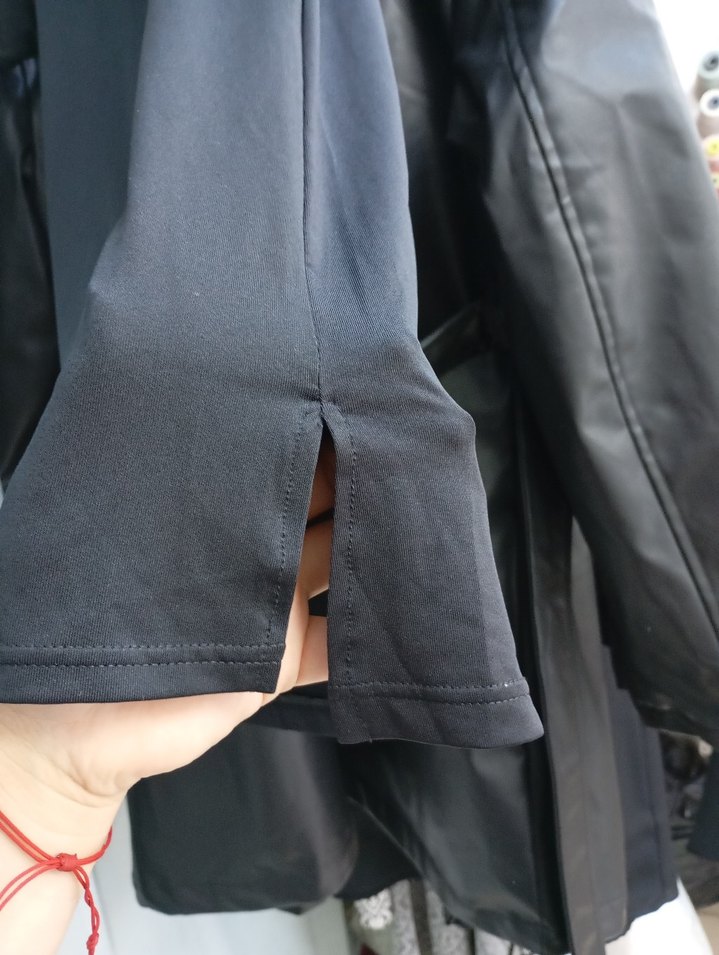 Drapeli V Yaka Siyah Nike Spor Tişört - Görsel 4