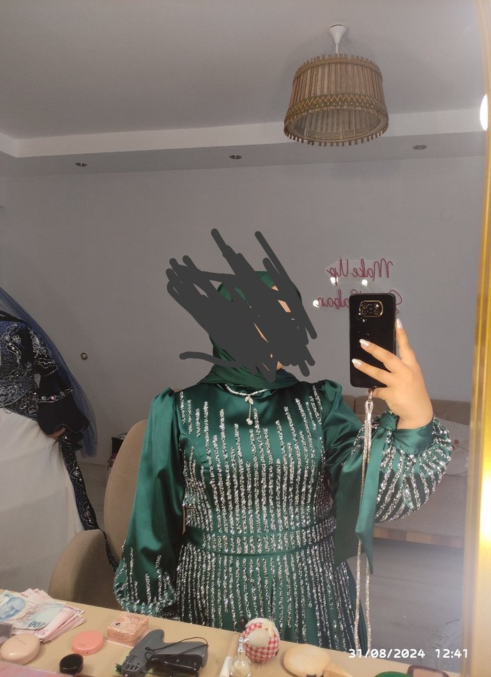 Uzun Yeşil Payetli Kadın Abiye Elbise - Görsel 2