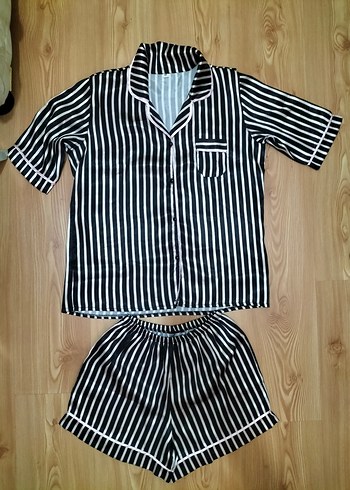 Çizgili Siyah Kadın şort Takımı - Görsel 5