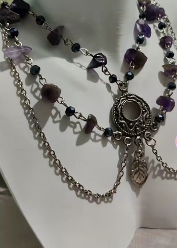 Tasarımcı iki adet kolye