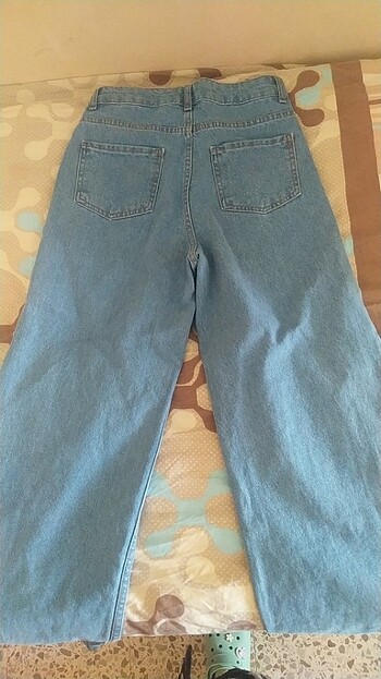 Diğer kadın geniş kot pantolon