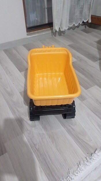 Büyük Oyuncak Kamyon