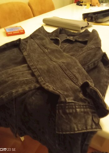 erkek çocuğu. Denim Ceket kot yaslamış siyah renk