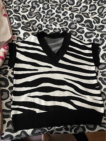 Zebra desenli kazak