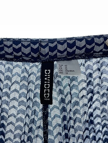 42 Beden lacivert Renk H&M Düz Kesim %70 İndirimli.