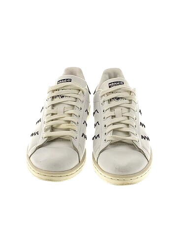 38,5 Beden Adidas Spor Ayakkabı %70 İndirimli.