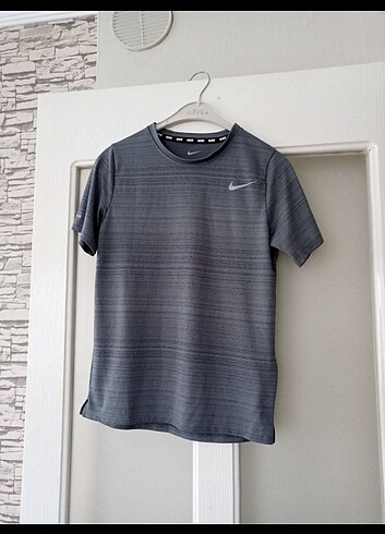 s Beden gri Renk Orijinal Nike t-shirt 