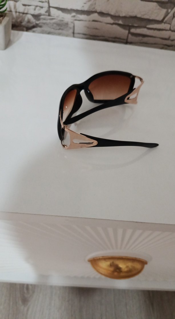 Kahverengi Bej Tokalı Kadın Güneş Gözlüğü - Görsel 3