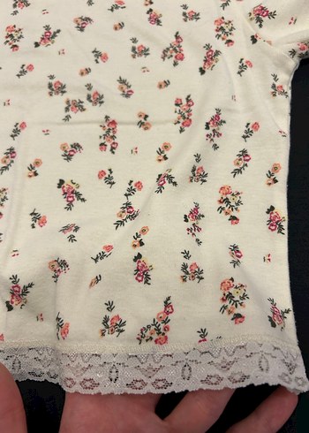 Dantel Detaylı Tişört - Görsel 2