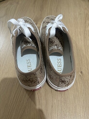 37 Beden Guess ayakkabı