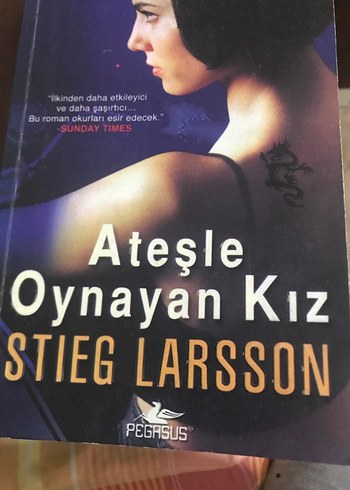 Ateşle Oynayan Kız - Stieg Larsson