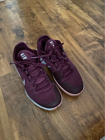 Nike bordo spor ayakkabi