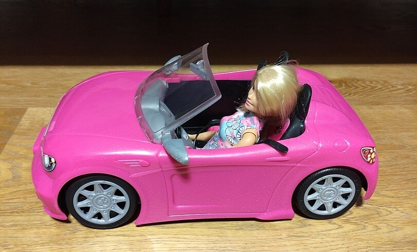  Beden Renk Barbie?nin Arabası