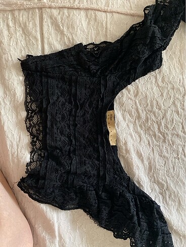 Dantel crop