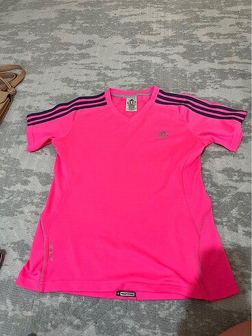 Adidas tişört