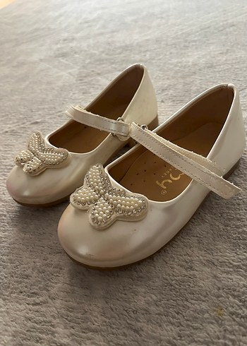 Beyaz Parlak Kız Çocuk Babet Fiyonk Detaylı - Görsel 2