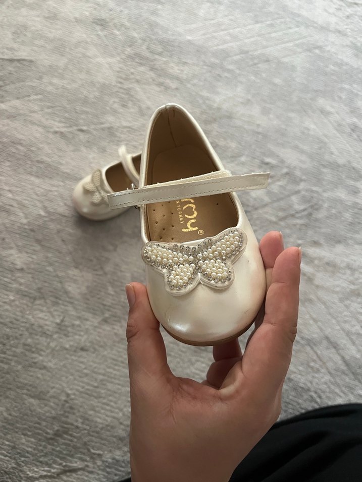 Beyaz Parlak Kız Çocuk Babet Fiyonk Detaylı - Görsel 4