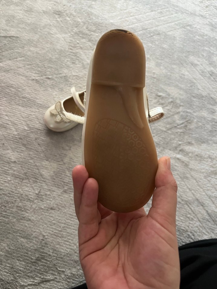 Beyaz Parlak Kız Çocuk Babet Fiyonk Detaylı - Görsel 3