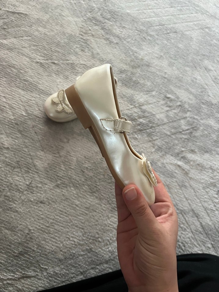 Beyaz Parlak Kız Çocuk Babet Fiyonk Detaylı - Görsel 5