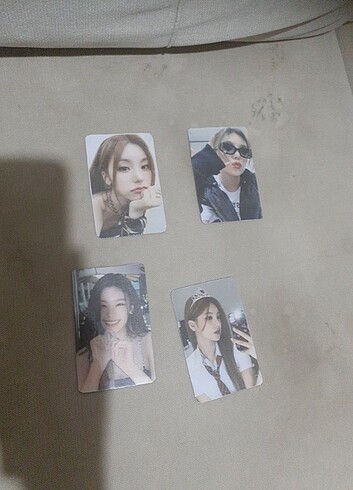 YEJI PHOTOCARD 