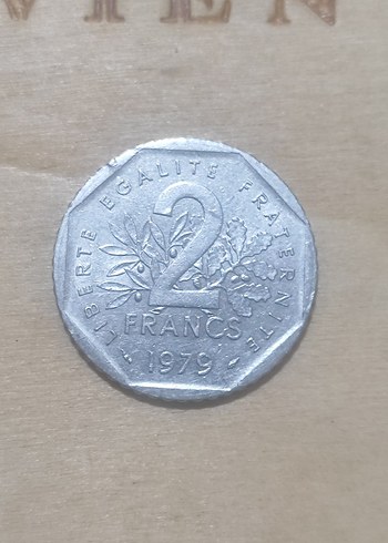 Gri Fransız Temalı Erkek Rozeti - Görsel 2