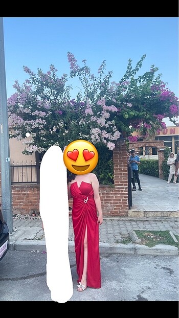 Straplez kırmızı abiye