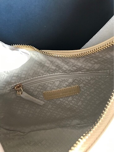  Beden ten rengi Renk Tommy Hilfiger kadın kol çantası