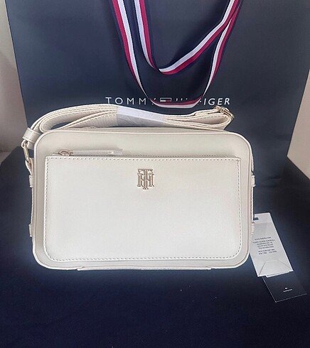 Tommy Hilfiger kadın askılı çanta
