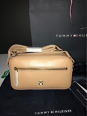 Tommy Hilfiger kadın askılı çanta