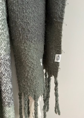 Stradivarius Haki Örgü Şal/Atkı - Görsel 2