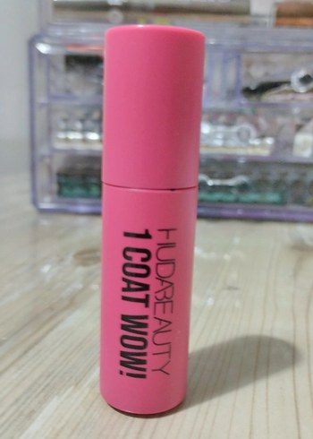 Huda Beauty 1 Coat Wow Maskara