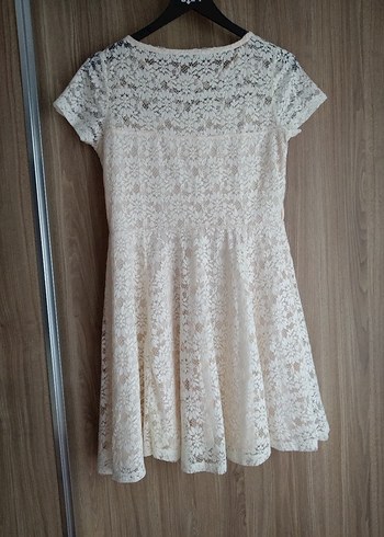 LC Waikiki Dantel Detaylı Beyaz Midi Elbise