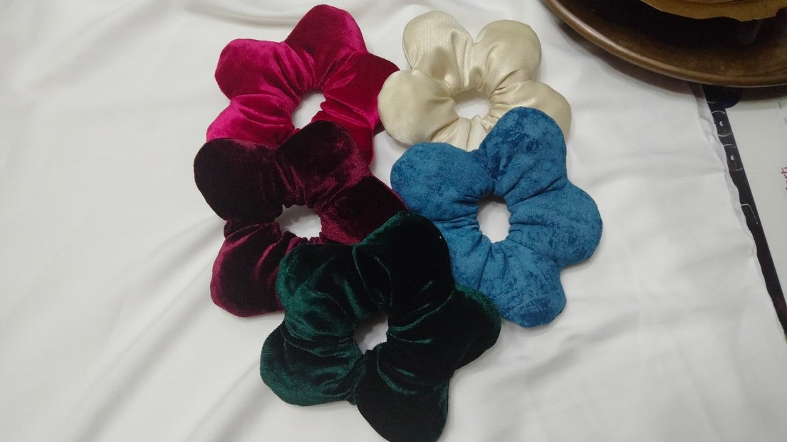 Koyu yesil Kadife Çiçek Toka - Görsel 4