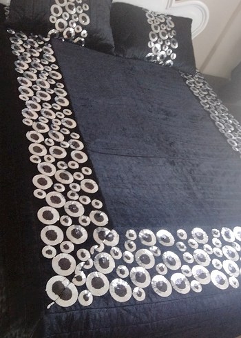 Nakışlı siyah kadife Yatak Örtüsü marka temsilidir - Görsel 2