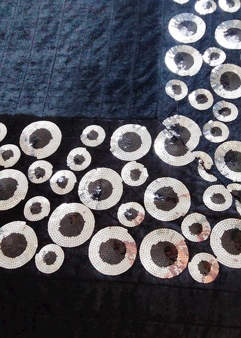 Nakışlı siyah kadife Yatak Örtüsü marka temsilidir - Görsel 5