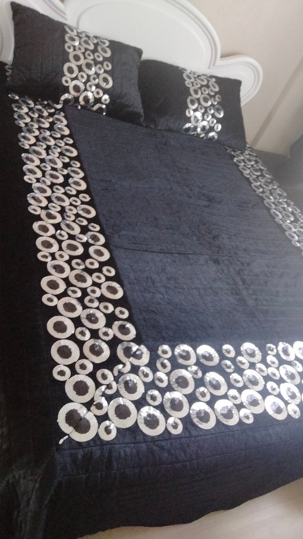 Nakışlı siyah kadife Yatak Örtüsü marka temsilidir - Görsel 2