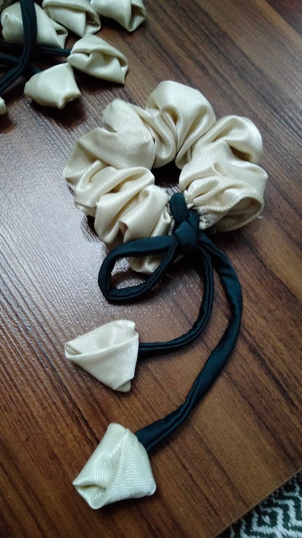 Krem Saten Lastikli Bohem Saç Tokası - Görsel 2