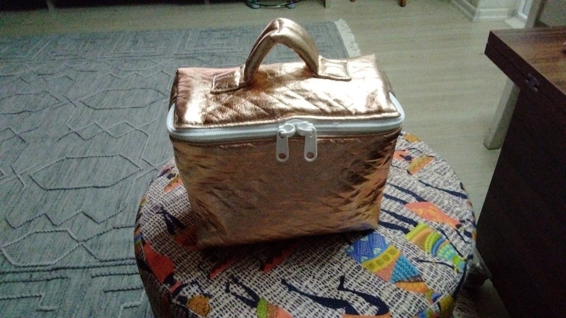 Altın Renk Kadın Makyaj Çantası - Görsel 3