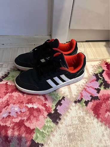Sorunsuz Adidas