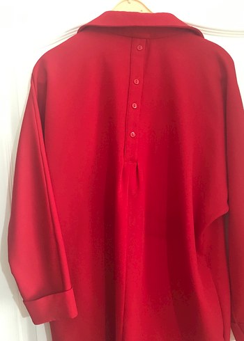 Kırmızı Düğmeli Kadın Gömlek - Görsel 2