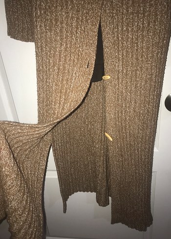 Düğmeli Uzun Kahverengi yün hırka - Görsel 5