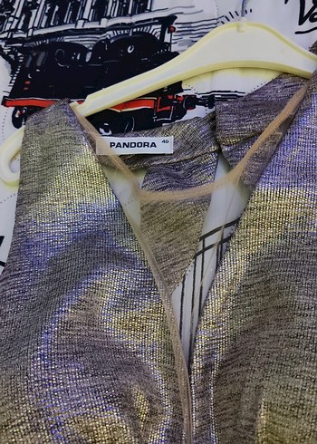 V Yaka Drapeli Parlak Kumaşlı Bej Uzun Abiye Elbise - Görsel 2