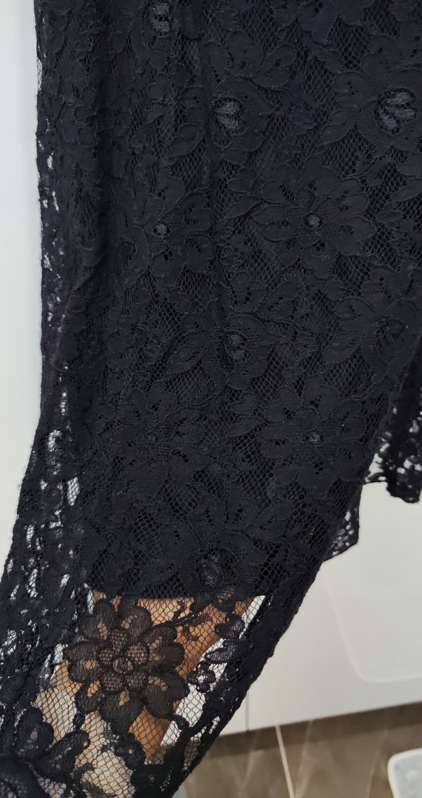 Siyah Dantel Detaylı Kolsuz Diz Üstü Elbise - Görsel 3